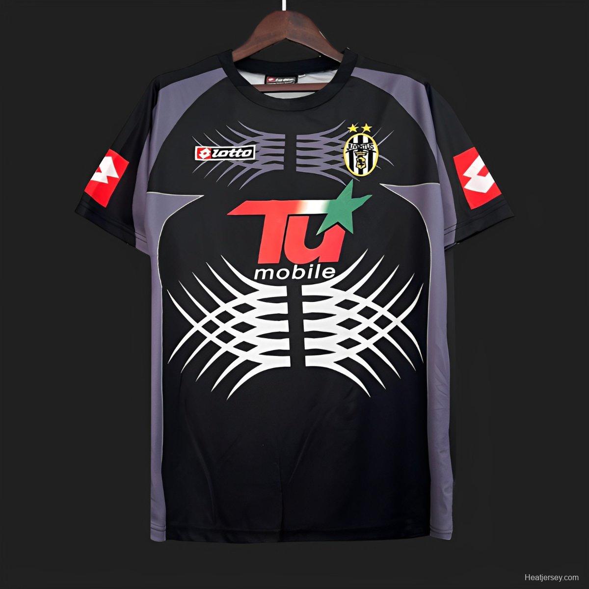 Retro 01/02 Juventus Black Goalkeeper Jersey